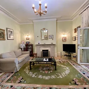 - Large Entire , Staines-upon-Thames United Kingdom